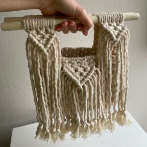 Sac à main noisetier à frange en macramé