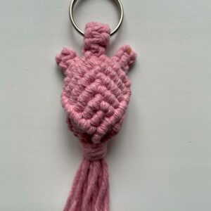 Porte-clés tortue en macramé