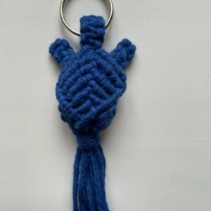 Porte-clés tortue en macramé