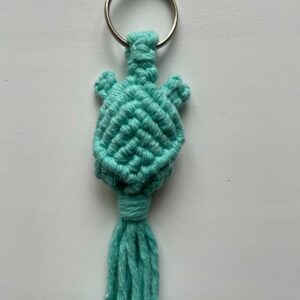 Porte-clés tortue en macramé