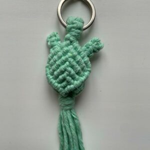Porte-clés tortue en macramé