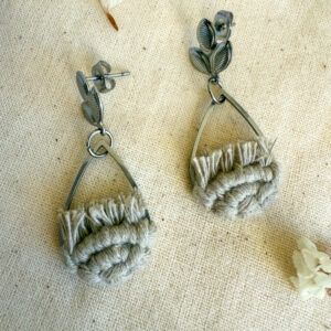 Boucles d'oreilles "Ondine" - Pale Olive – Image 3