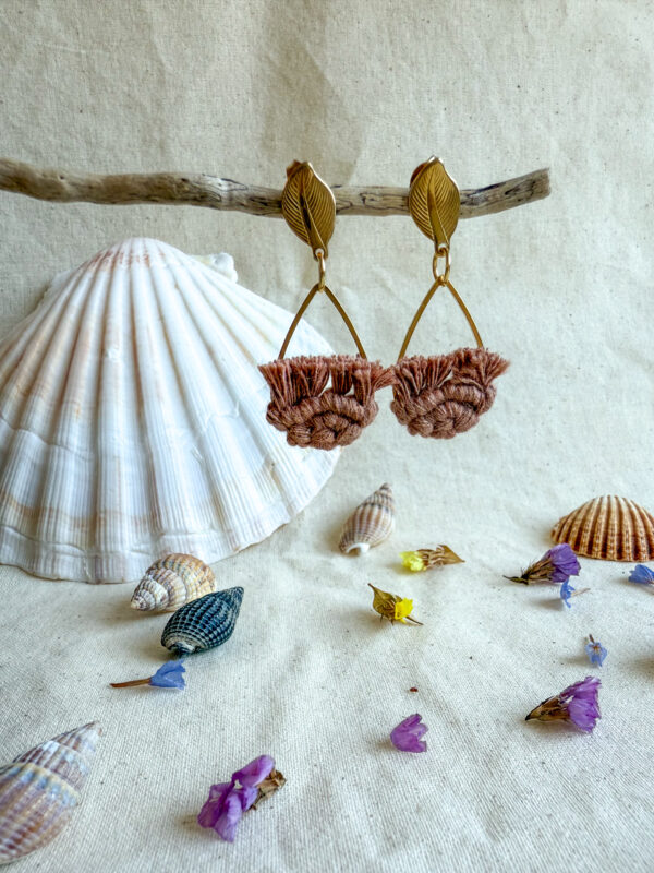 Boucles d’oreilles « Ondine » – Mocha Mousse