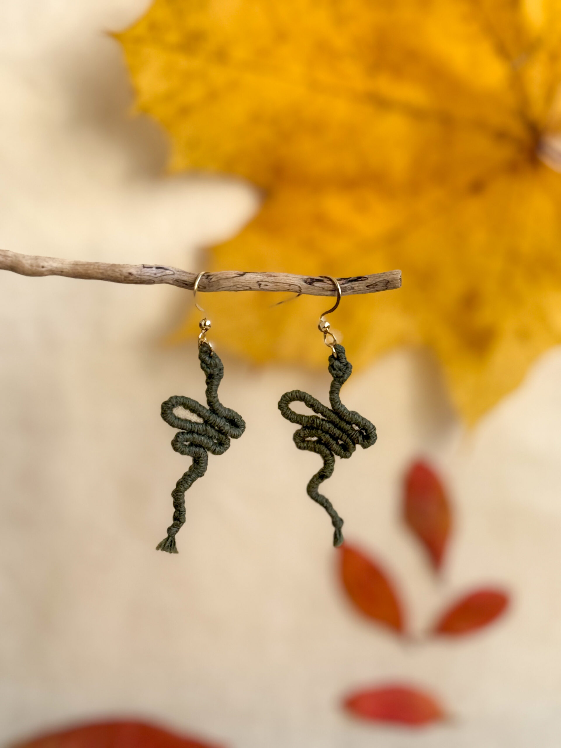 Boucles d'oreilles "Manasa" - Kaki – Image 2